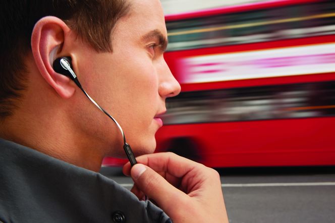 BØYLE: StayHear-proppene fungerer overraskende godt. Hvorfor har ingen tenkt på dette før? (FOTO: Bose) Photographer: Hans Timmermans