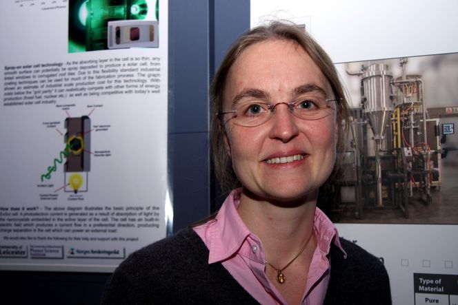 – Det tok en ukeKJAPT LEVERT: - Jeg tror det tok en uke. Det har aldri gått så fort før, sier Bodil Holst, professor ved Universitetet i Bergen og medstifter av solcelleselskapet Ensol.