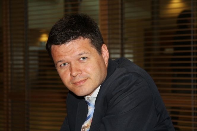 Kan ikke dytte over kraften TRENGER INDUSTRI: Informasjonssjef Lars Nermoen i Hydro understreker at det ikke går an å dytte et stort norsk kraftoverskudd over på Europa.