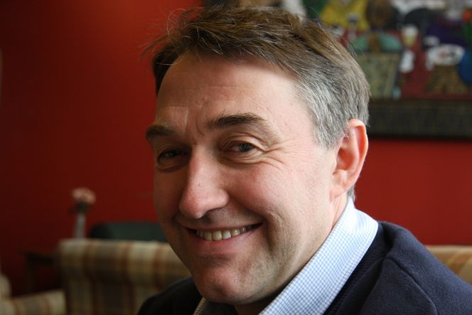 BEDRE: Seniorforsker Tor Helge Dokka i SINTEF Byggforsk mener det bør være automatisk fritak for passivhus med for eksempel en god varmepumpeløsning.