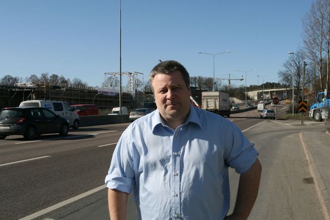 – For lojalt embetsverk SLAKTER: Bård Hoksrud (Frp) mener vegdirektøren og embetsverket er for lojale mot politisk ledelse.