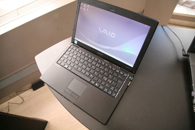 VAIO X er nærmest uforståelig tynn og liten.