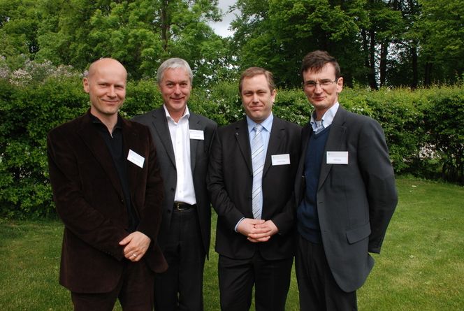 Kombinerer flere teknologier KARA FRA SAHARA: Michael Pawlyn fra Exploration Architecture (t.v.), Charlie Paton fra Seawater Greenhouse Ltd, Joakim Hauge fra Bellona og Bill Watts fra Max Fordham er partnerne i The Sahara Forest Project.