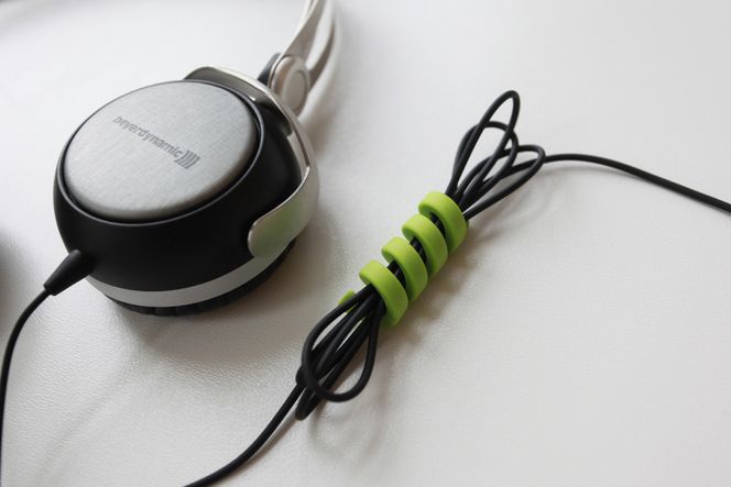 PRAKTISK: Kabelsamleren er en veldig enkel, men likevel fiffig løsning.