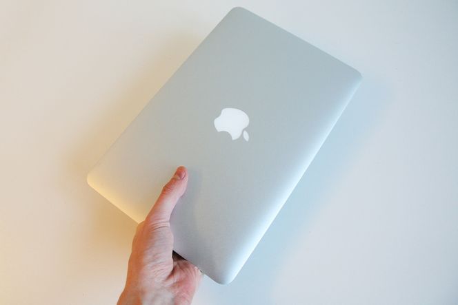 LETT: 1,06 kilo er ikke allverden, selv om Sonys VAIO X er en god del lettere.