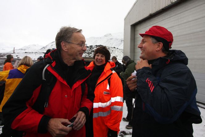 MUNTERT: Men OLF-sjef Per Terje Vold, Direktør i Oljedirektoratet Bente Nyland og olje- og energiminister Terje Riis-Johansen er uenige om utsiktene for petroleumsvirksomhet utenfor Jan Mayen. (FOTO: Ole K. Helgesen)