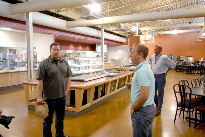 Samme vilkår KANTINE: Det er mulig å få mat i kantinen hele døgnet.