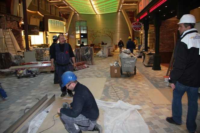 FINPUSS: Mindre detaljer gjenstår på interiøret i Oasis of the Seas. Rundt 75 % av interøret leveres nøkkelferdig av eksternetilbydere.