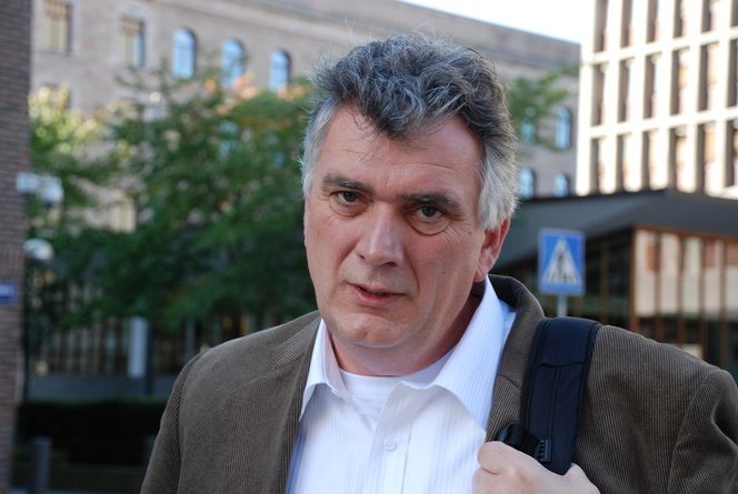 Vifter med VISA-kortet AP-ORDFØRER: Jan Ivar Rødland - Granvin herad.