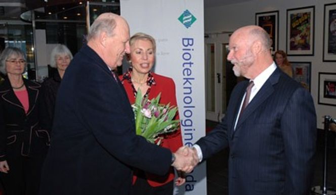 Seilte jorda rundt KONGEN: Celebert oppmøte da Venter gjestet Norge.