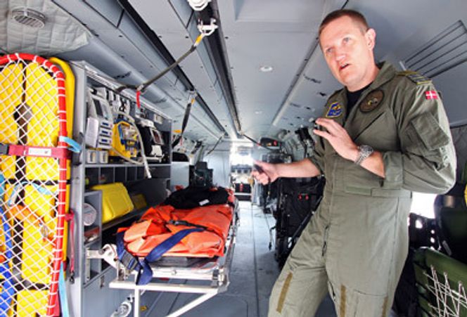 Dyrere i drift EFFEKTIV: Den gedigne kabinen og den store løfteevnen var utslagsgivende for at Danmark valgte AW101, forteller kaptein Niels L. Fogt. Maskinene skal i tillegg til SAR-tjeneste også brukes til troppetransport. (FOTO: Per Erlien Dalløkken)