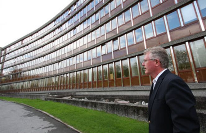 – Ukritisk konsesjonsbehandling &amp;ndash; NVE bedriver ukritisk konsesjonsbehandling av fjernvarme, mener næringspolitisk direktør Tore Strandskog i Norsk Teknologi.