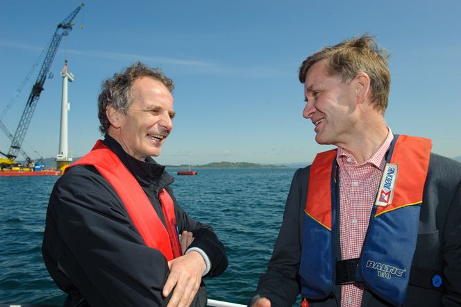Prosjektleder Sjur Bratland og daværende miljøvernminister Erik Solheim. . Foto: Erik Jørgensen
