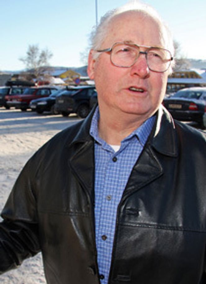 SKREMMENDE: - Myndighetene må tenke seg om før de setter i gang en farlig rensemetode, sier Erling Haugen fra Meland, en nabokommune til Mongstad. (Foto: Truls Tunmo)