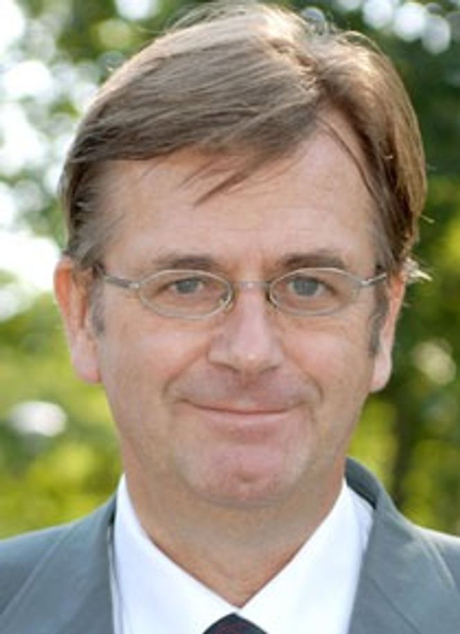 – Kreftbehandling kommer for sent i Norge - Norge er sent ute, mener dosent Nils Wilking ved Karolinska Institutet i Stockholm.