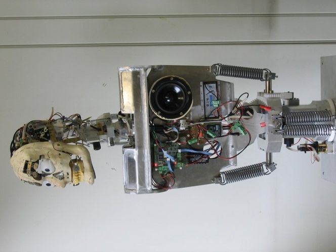 Følelser NAKEN: Slik ser den ut uten klær, med kjøleviften på hjertets plass.