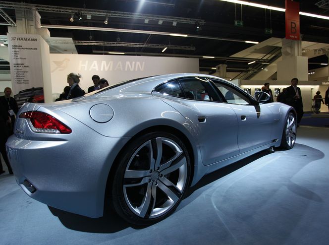 KRAFTIG HYBRID: Fisker Karma har klare likheter med Aston Martin. Ikke så snodig, ettersom Henrik Fisker designet DB9 og V8 Vantage.