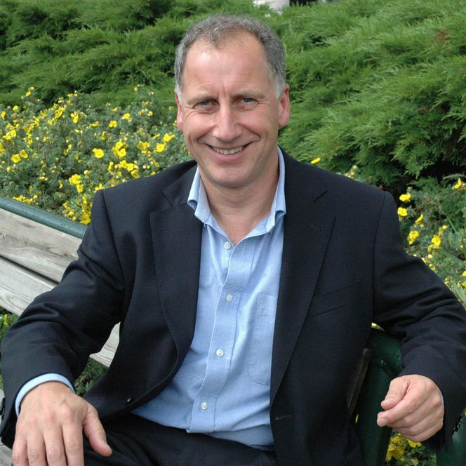 Trøbbel Trevor Garlick.