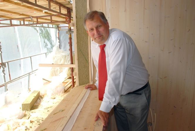 60- og 70-tallsbyggeneGODT ISOLERT: Med 35 cm isolasjon er passivhuset på Skøyen svært energieffektivt. Men olje- og energiminister Terje Riis-Johansen utfordres på hva han vil gjøre med eksisterende bygg som langt fra er like effektive.