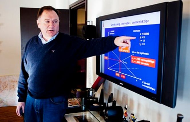 Ikke treårig vikeplikt Sverre Diesen har gjort beregninger for hvor mange vernepliktige man trenger for å få tilstrekkelig antall vervede soldater.