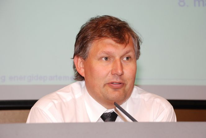 Vil bygge ut mer fjernvarme Mer fjernvarme, er mantraet til olje- og energiminister Terje Riis Johansen.