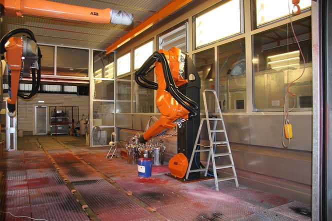 LAKK-TEST: Test-laben vil bli utvidet med nye roboter og moderne utstyr. Testing vil bli enda viktigere fremover.