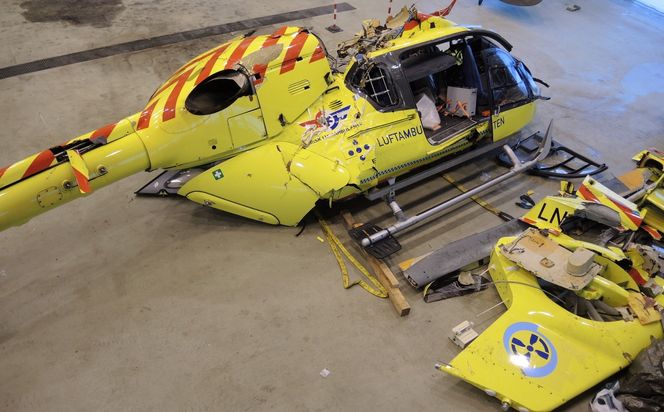 EC135-vraket i SHTs hangar på Kjeller.