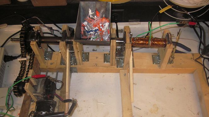 Recyclebot som lager plastfilament for 3D-printere er fortsatt på prosjektstadiet, men Dr. Pearce ved universitetet i Michigan.