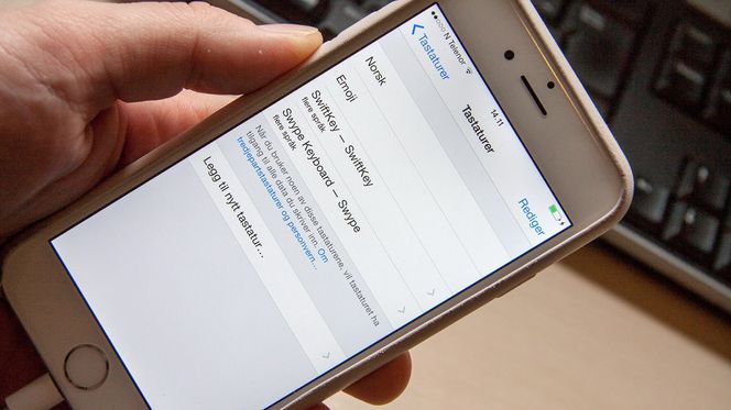 Du må aktivere tastaturene i innstillingsmenyen før du kan bruke dem.