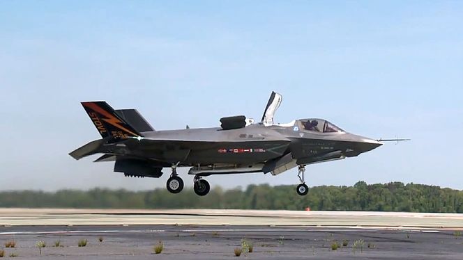 F-35 tok i helgen av for første gang vertikalt.