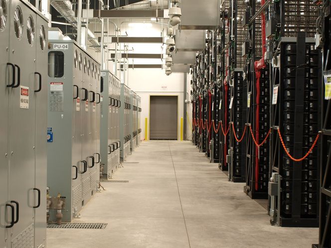 Den digre batteribanken skal jevne ut svingningene i vindkraftproduksjonen ved Notrees Wind Farm.