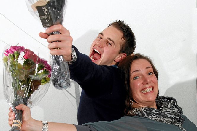 GLADE: Thomas Steine og Birgitte Svanevik feirer at de nå er ingeniører.