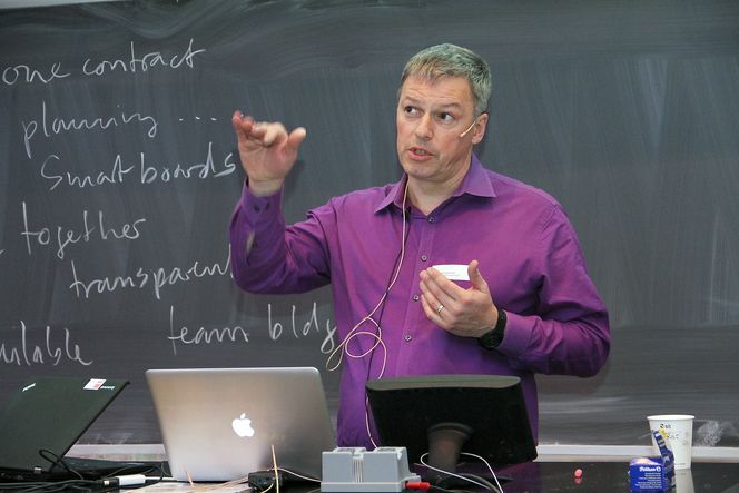 Nytenkning: Professor Martin Fischer fra Stanford University i California maner til nytenkning og kaller virtual design and construction for et nytt operativsystem for byggenæringen.