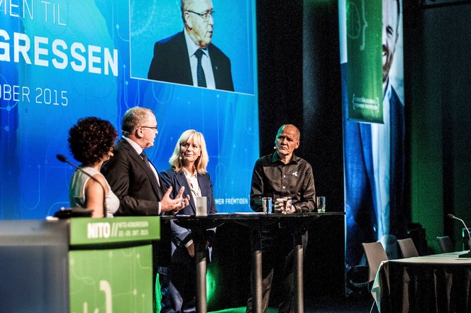 Telenor-sjef Sigve Brekke (til høyre) anbefaler ingeniører å få erfaring fra andre land.