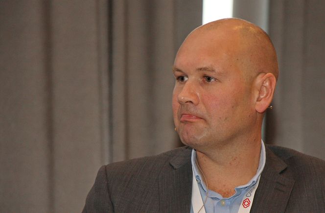 Tor Kristian Gyland hos Green Mountain Datacenter tar til orde for en offensiv mot fiberleverandørene om lavere priser.