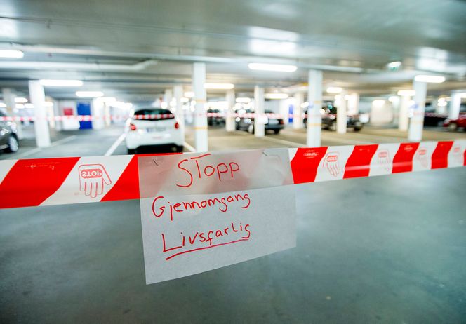 Deler av garasjen er fremdeles sperret av torsdag ettermiddag.