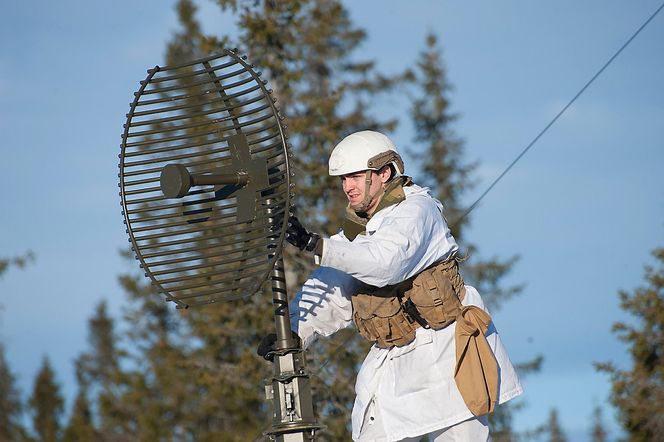 Kommandosentral: En viktig del av utdanningen ved Forsvarets ingeniørhøgskole handler om å dra ut i felt og etablere kommunikasjonsmuligheter i en tenkt krigssituasjon.