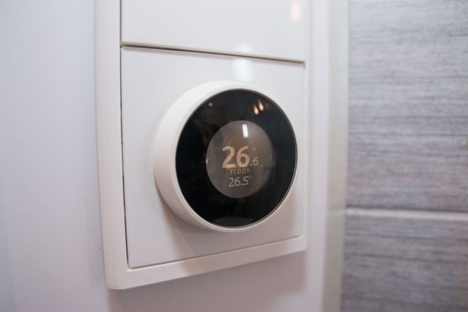 Dette multihjulet kan regulere termostaten eller dimme lysene, og snart vil det også regulere volumet til lydanlegget. Foto: TU Story Labs