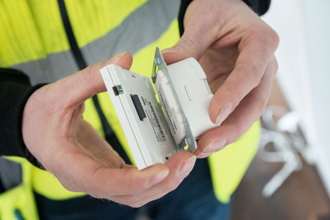 Bakstykket som kobles til strømmen er lik uansett, forstykket settes bare på. En fleksibel og enkel løsning. Foto: TU Story Labs