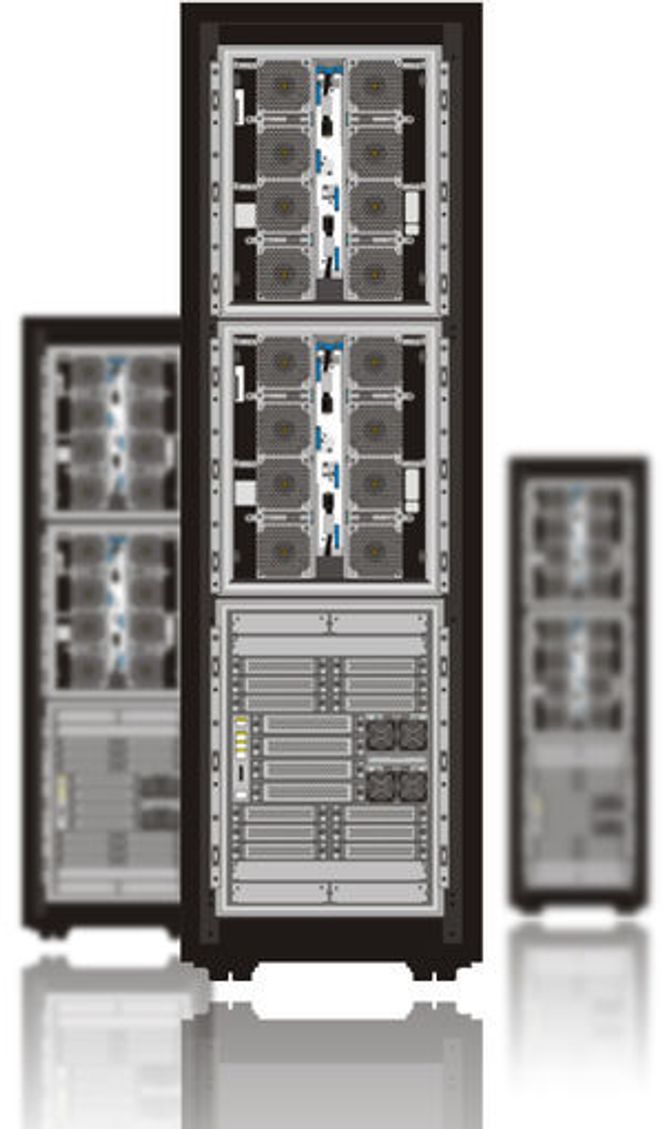 Baksiden av Hitachi VSP gjenspeiler det nye prinsippet der kjøleluft sendes horisontalt gjennom systemet, framfor loddrett. Hitachi mener det passer bedre til hvordan moderne datasentraler er lagt opp, med egne kjølekorridorer.