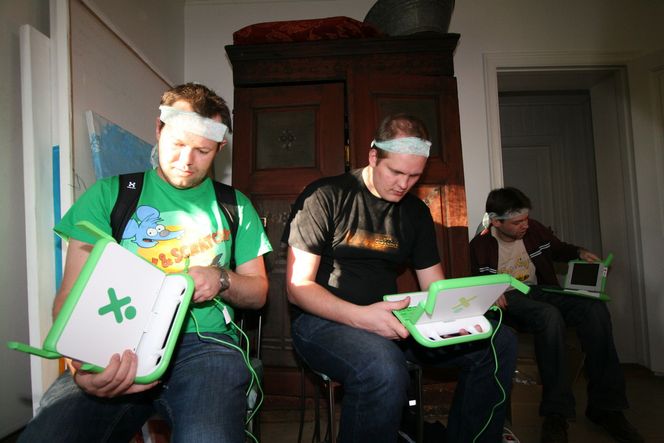 OLPC-skjermen fungerer fint selv med sollys direkte på den gjennom vinduet