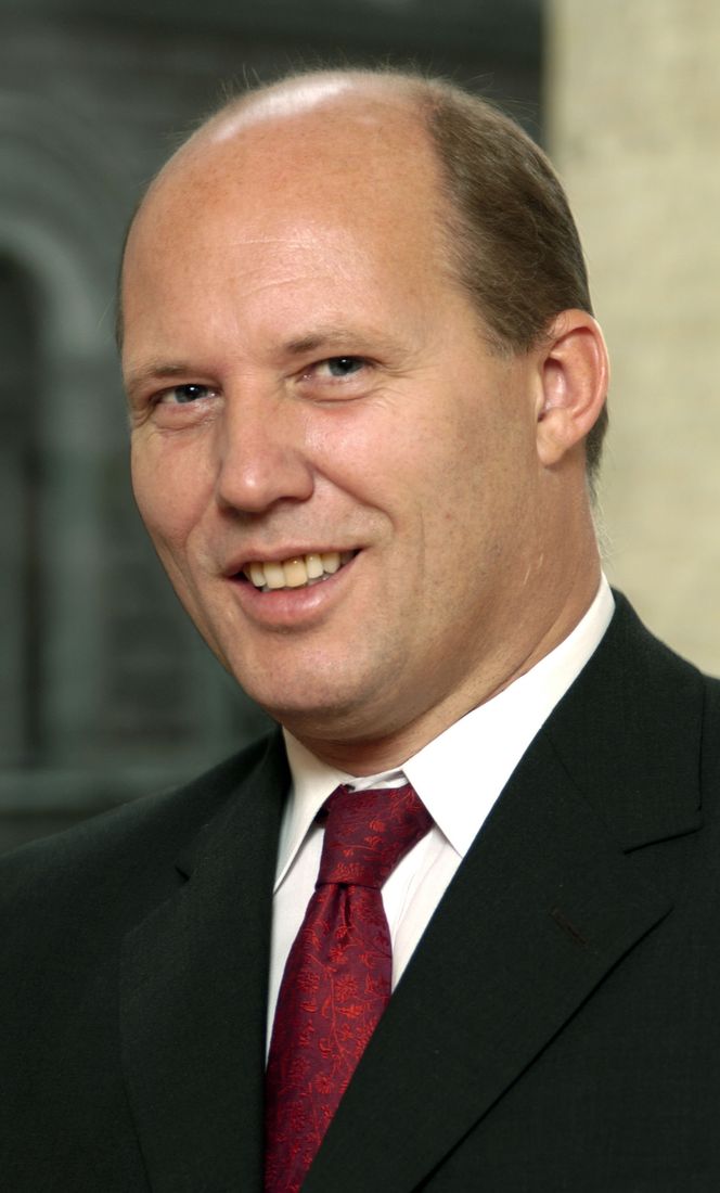 – Med oppkjøpet av Sun kan vi tilby absolutt alt man trenger for å starte et selskap av typen Telenor, sier Carl Jacob Sommerfelt, senior salgsdirektør i Oracle Norden.