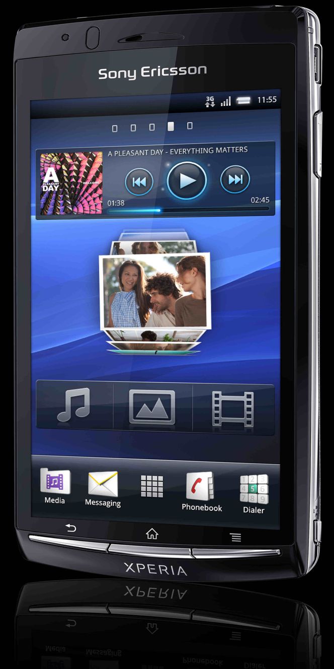 Sony Ericsson Xperia arc vil bli levert med Android 2.3. Bilde: Sony Ericsson