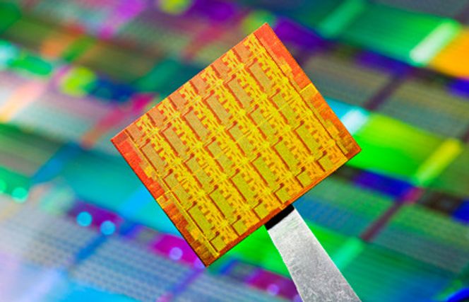 Intel-prosessor med 48 kjerner. Bilde: Intel