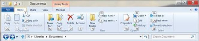 Home-fanen i Windows 8-utgaven av Explorer. Her vises også de tilknyttede tastatursnarveiene. Bilde: Microsoft