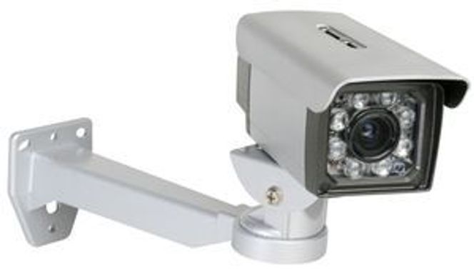 DCS-7410 er et utendørskamera med PoE (power over Ethernet), slik at signaler og driftsstrøm går over samme kabel.