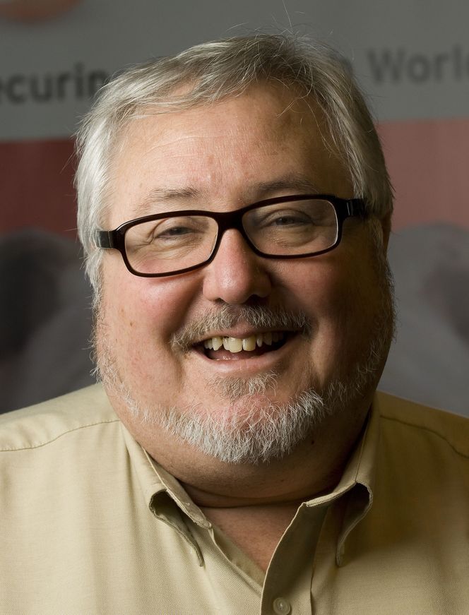 David Perry mener folk ikke er seg bevisst hvordan teknologien har ødelagt for alle forsøk på å verne om privatlivet.