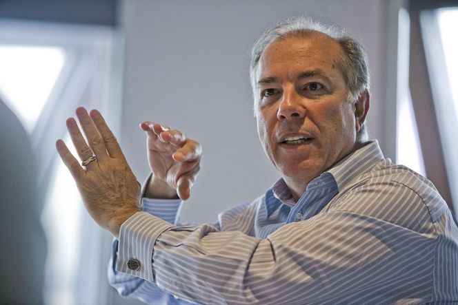 Mark Templeton bruker heller hendene enn Powerpoint. Bilde: Per Ervland