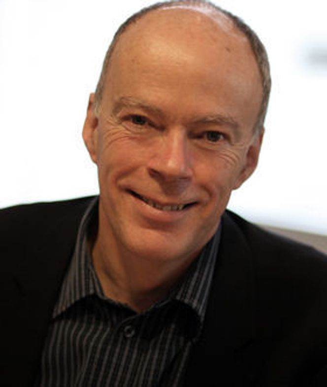 NETTSKYEN kan låse fast kundene i større grad enn proprietær programvare, advarer Alfresco-sjef John Powell. Bilde: Marius Jørgenrud