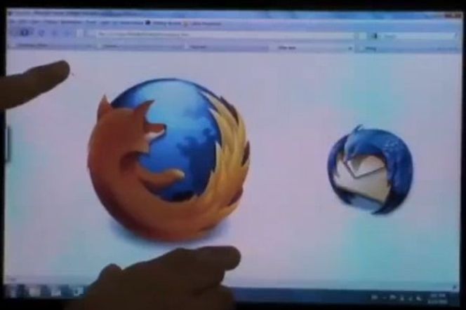 Eksempel på webapplikasjon som kan utnytte multitouch-støtte for å justere størrelsen på bilder.